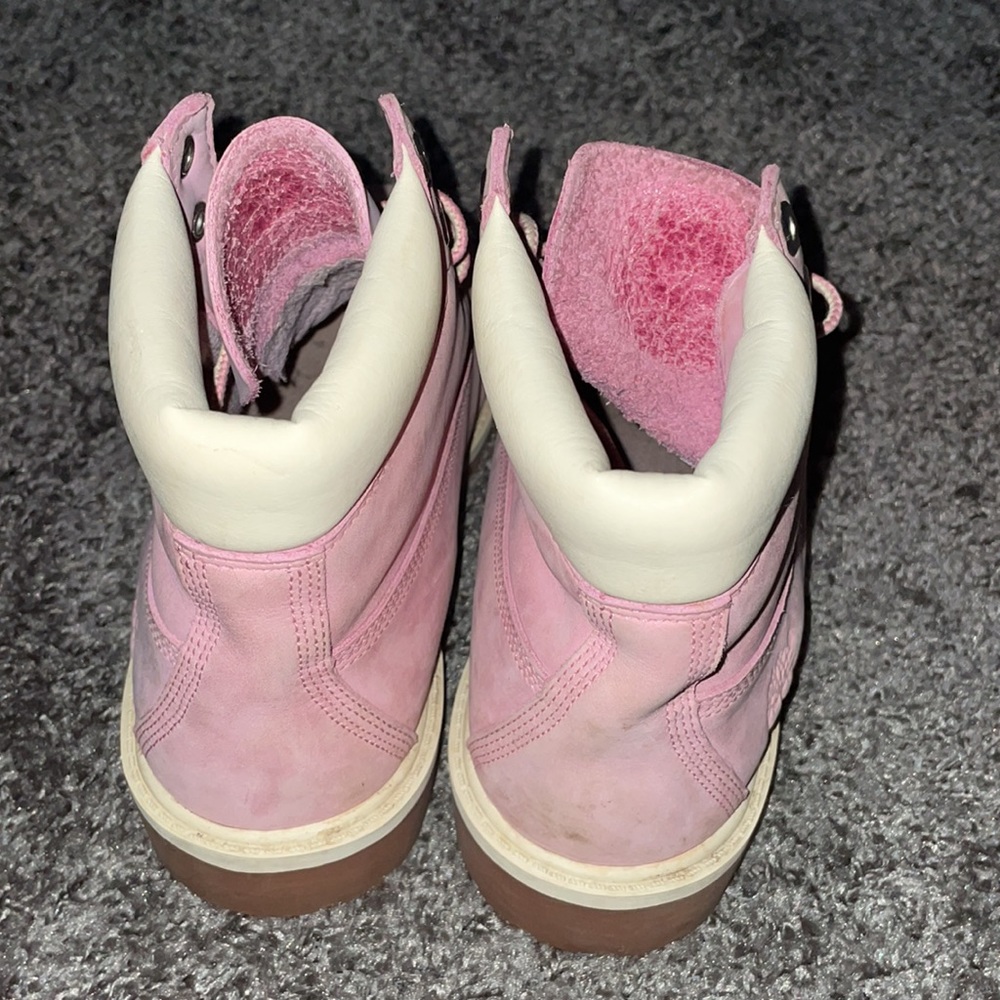 Pink Timberlands - Picture 4 of 4